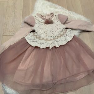 Beautiful winter dress fit for a princess size 5T